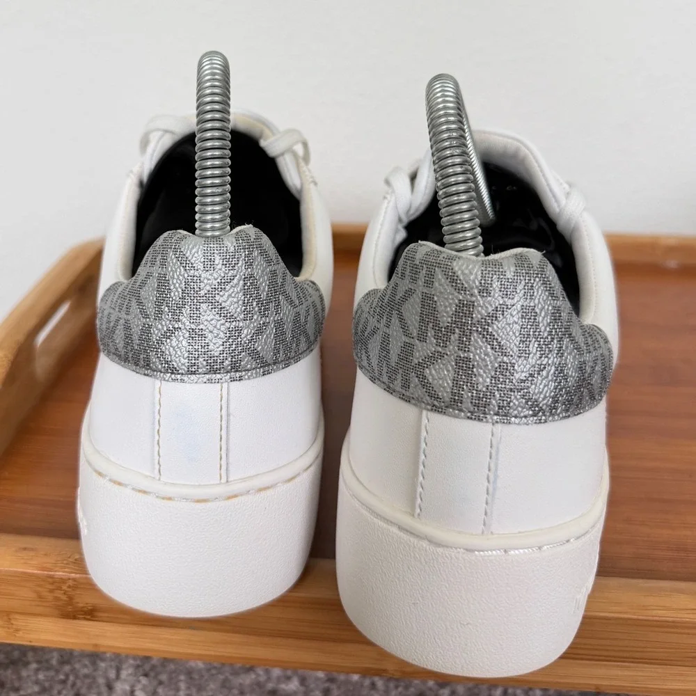 Michael Kors Poppy White Platform Sneakers Blue Silver Logo Stripe LS24J Sz 8.5